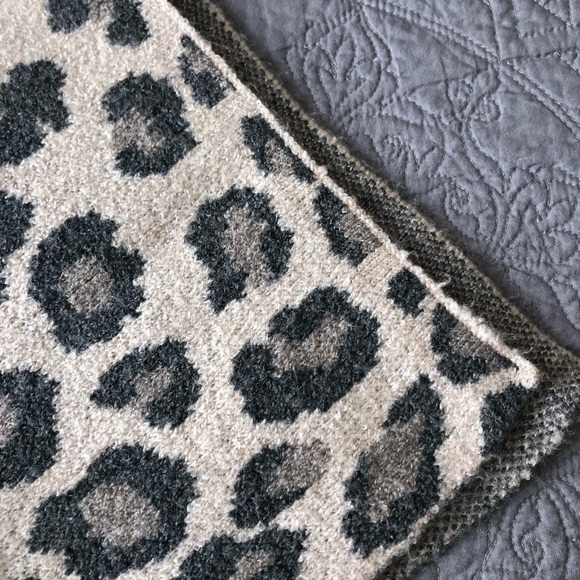 Rachel Zoe Scarf - Picture 10 of 10